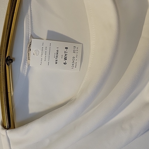 white blouse - Picture 2 of 4